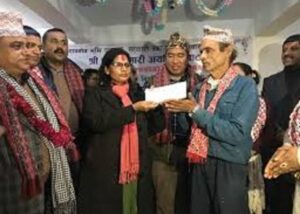 मन्त्रीचाहिँ डुलेको डुल्यै जनतालाई घरै बस !