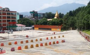 सुरक्षा चुनौती बढाउने गरी त्रिभुवन विमानस्थलको जमिनमा विवादास्पद व्यापारीको रजाइँ
