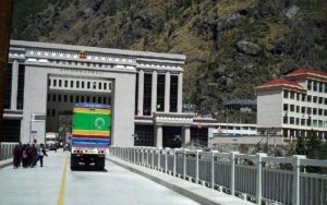 चिनको पनि गिद्धे नजर- केरुङ नाकामा नाकाबन्दी झैँ अवरोध