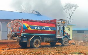 दुई ट्याकंर चालक पक्राउ, केही फरार