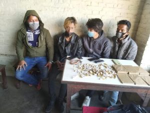 २ केजी पोलेन र १५० सेट नोफिनसहित ४ जना पक्राउ