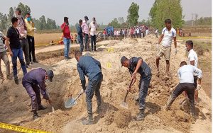 गाडिएको अवस्थामा फेला एक दम्पतीको शव गाडिएको अवस्थामा फेला एक दम्पतीको शव