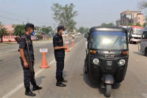 कैलालीमा अस्पतालको क्षमताले नधान्ने भएपछि स्वाब संकलन स्थगित