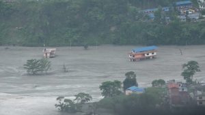 मेलम्चीमा फेरि बढ्यो पानीको बहाव, स्थानीयलाई सुरक्षित स्थानमा पठाइँदै