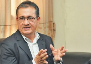 गठबन्धनको खटपटले मुख्यमन्त्री आचार्यको कार्यकाल लम्बियो
